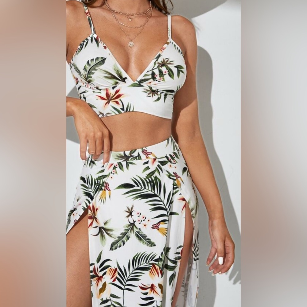 SHEIN White Tropical Print Skirt - Picture 2 of 4